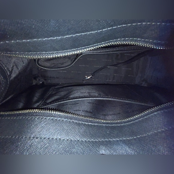 Michael Kors Large Quinn Black Leather Satchel - Picture 8 of 11